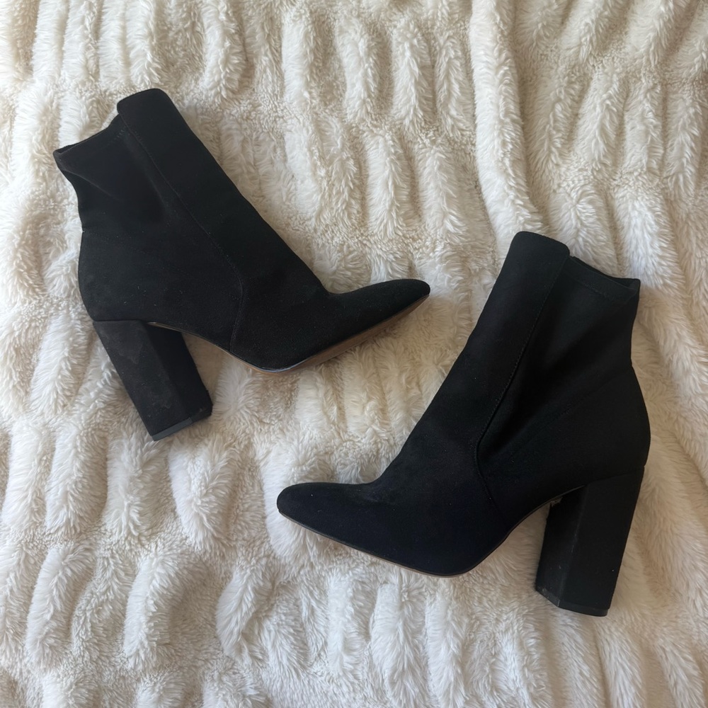Aldo suede booties size 6